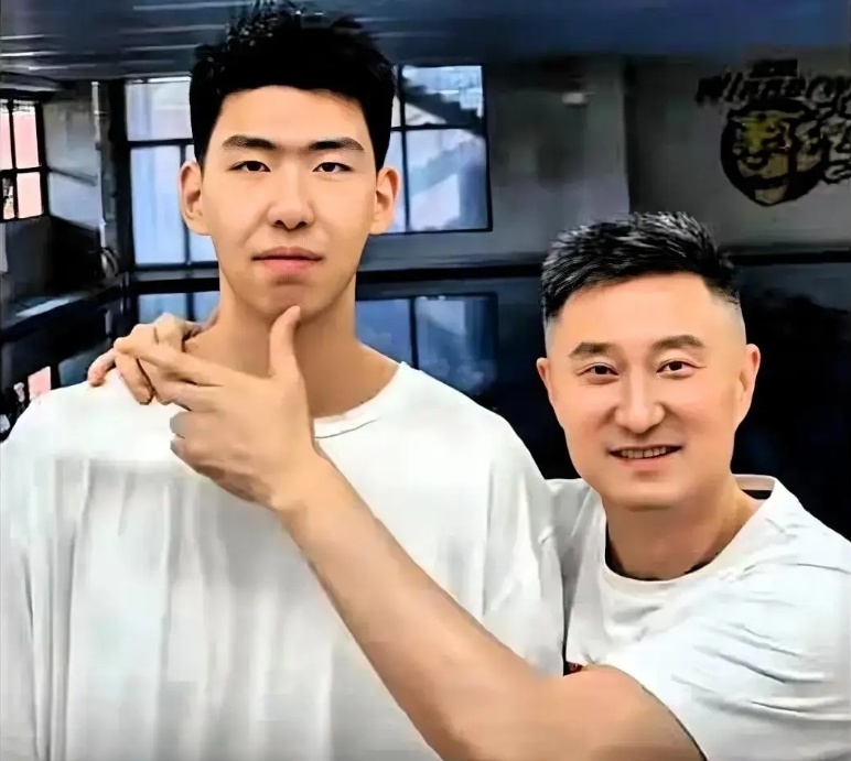 对广东男篮, 到重点培养, 领导给你穿